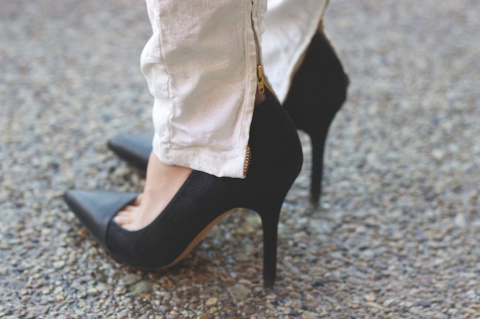 black pumps, white jeans, ankle zipper jeans, pumps, Zara, Sam Edelman