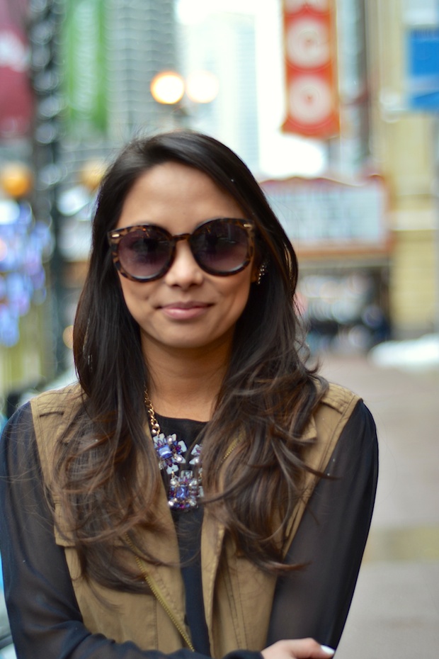 bauble bar, tortoise necklace, sunglasses