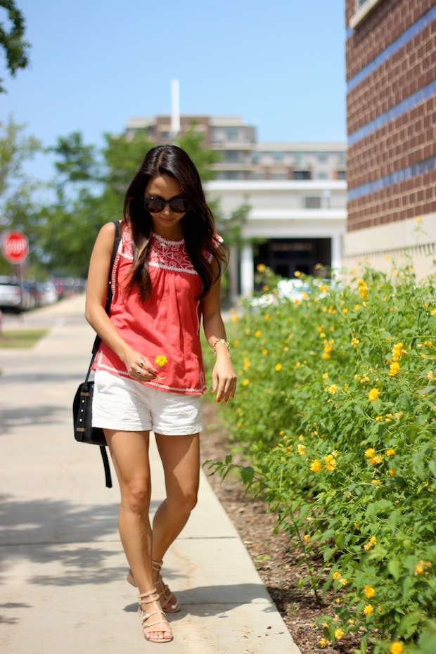 dolce vita sedona embroidered top, white embroidered shorts, kendra scott skylen ring, kendra scott skylie necklace