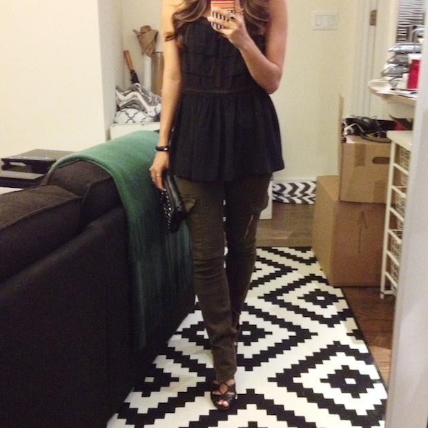 army green cargos, black madewell top, ootd