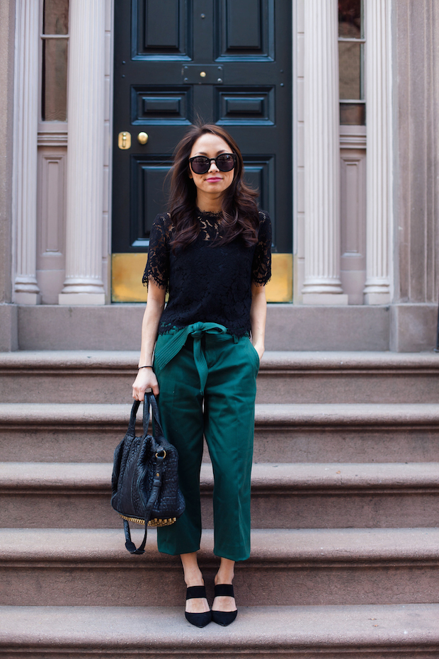 banana republic wide leg pants, lace top, mules, the view from 5 ft. 2, new york blogger, petite blogger