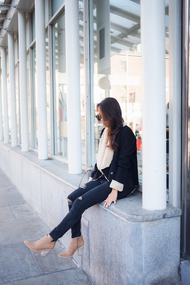 shearling jacket, shearling waterfall jacket, bernardo outerwear, the view from 5 ft. 2, ripped jeans, fall booties