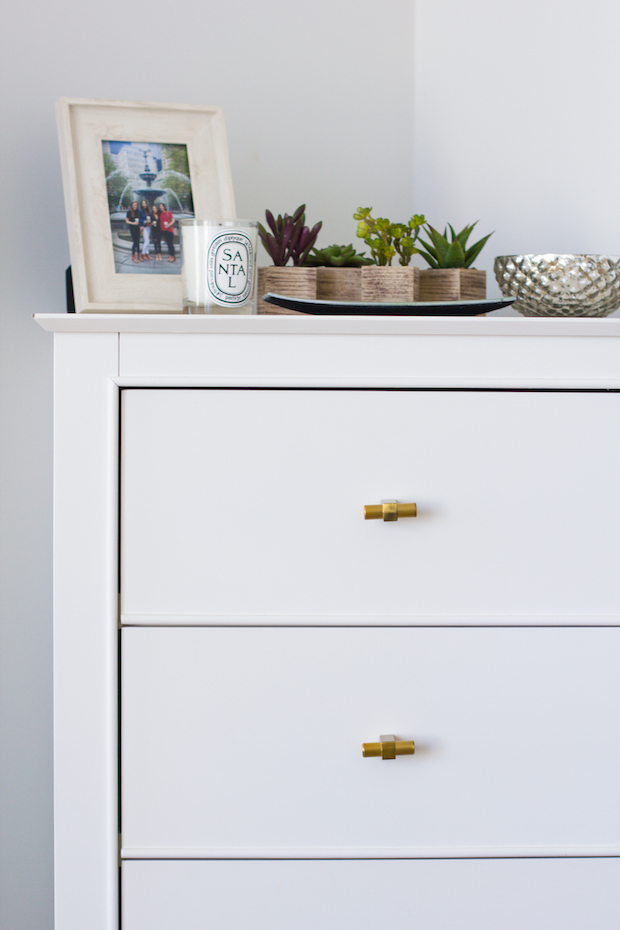 dresser hack, knob update, home improvement,  apartment hacks