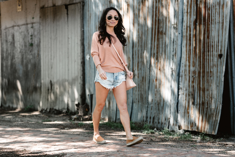 free people slouchy top, cutoff shorts, one teaspoon shorts, soludos, petite bloggers, nyc bloggers, the view from 5 ft. 2