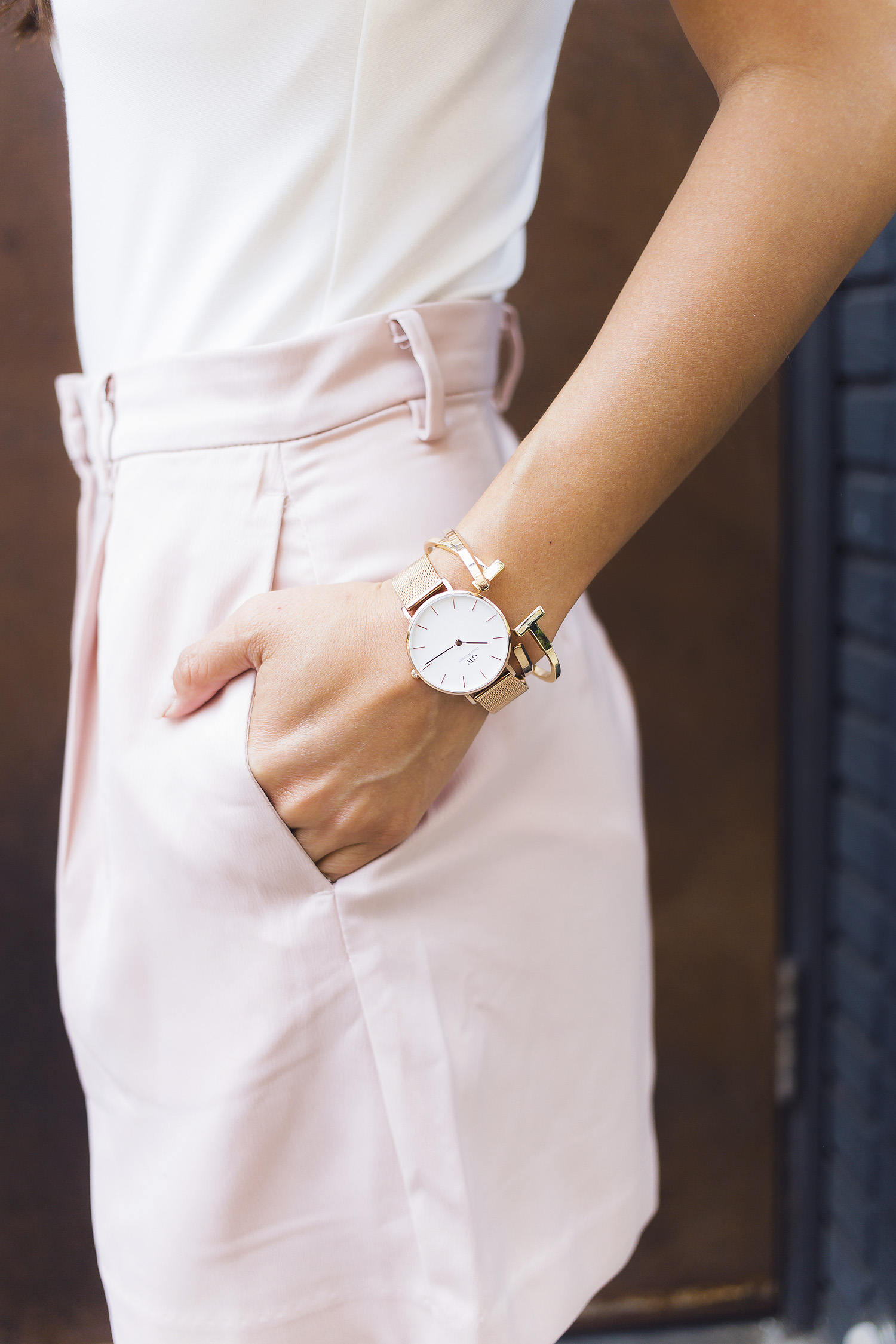 satin shorts, ruffle top, date night outfit, the view from 5 ft. 2