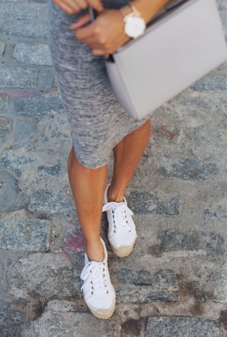 sleeveless sweater dress, nordstrom, lo and sons, pearl crossbody, christine petric, the view from 5 ft. 2